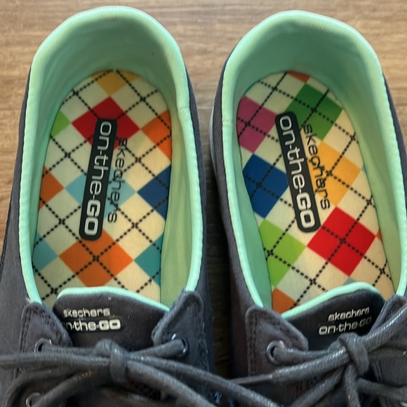 Skechers on-the-GO loafers - Picture 2 of 9